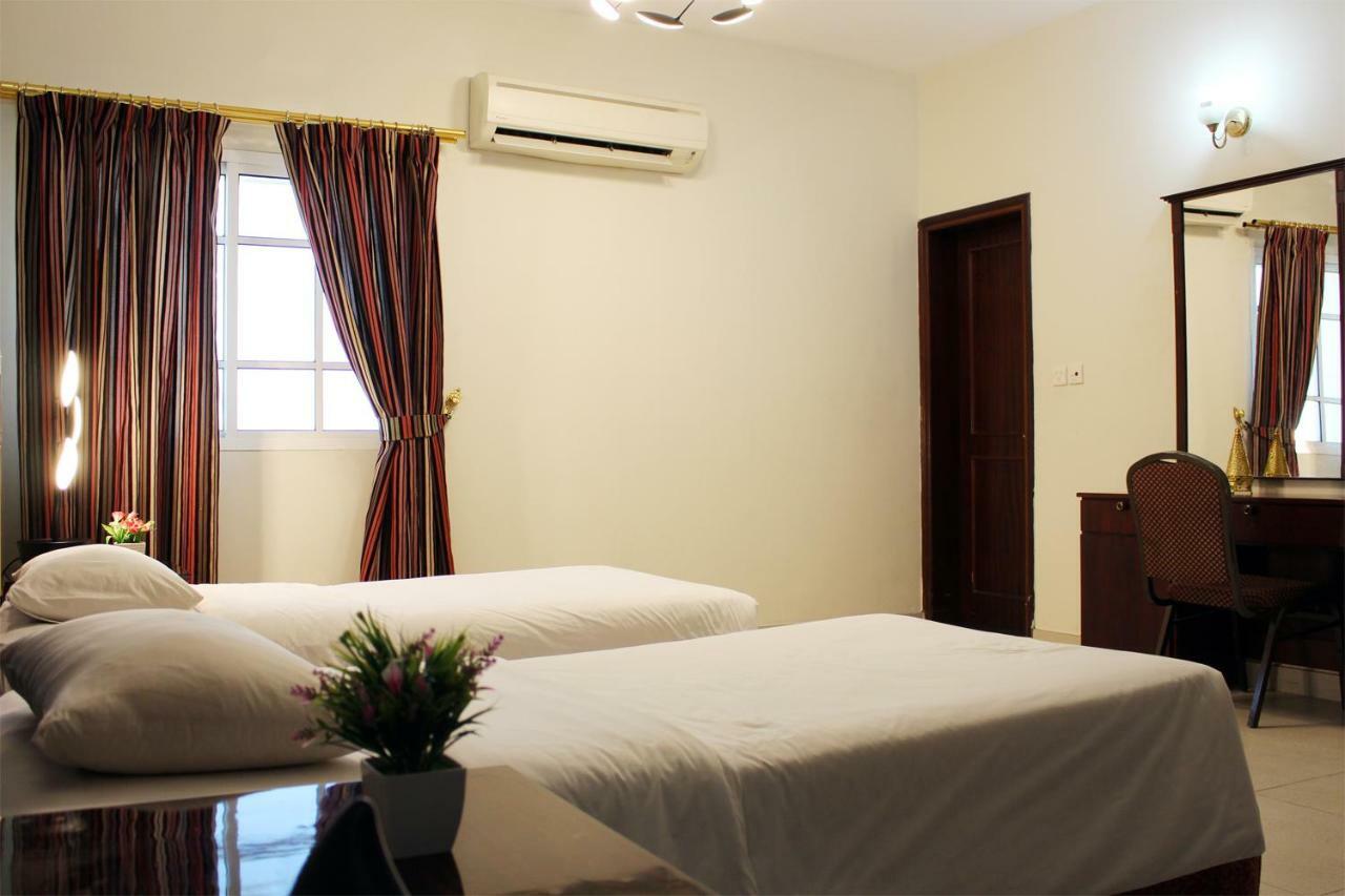 Sahara Hotel Apartments Masqat Buitenkant foto